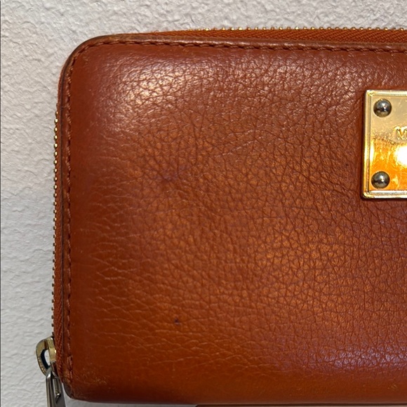 Michael Kors Burnt Orange Leather Wallet -GUC - Picture 3 of 10